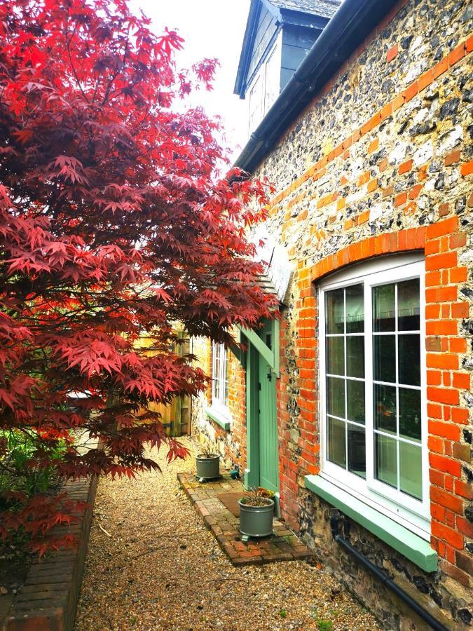 Historic, Traditional & Spacious Wiltshire Cottage Shrewton Exteriör bild